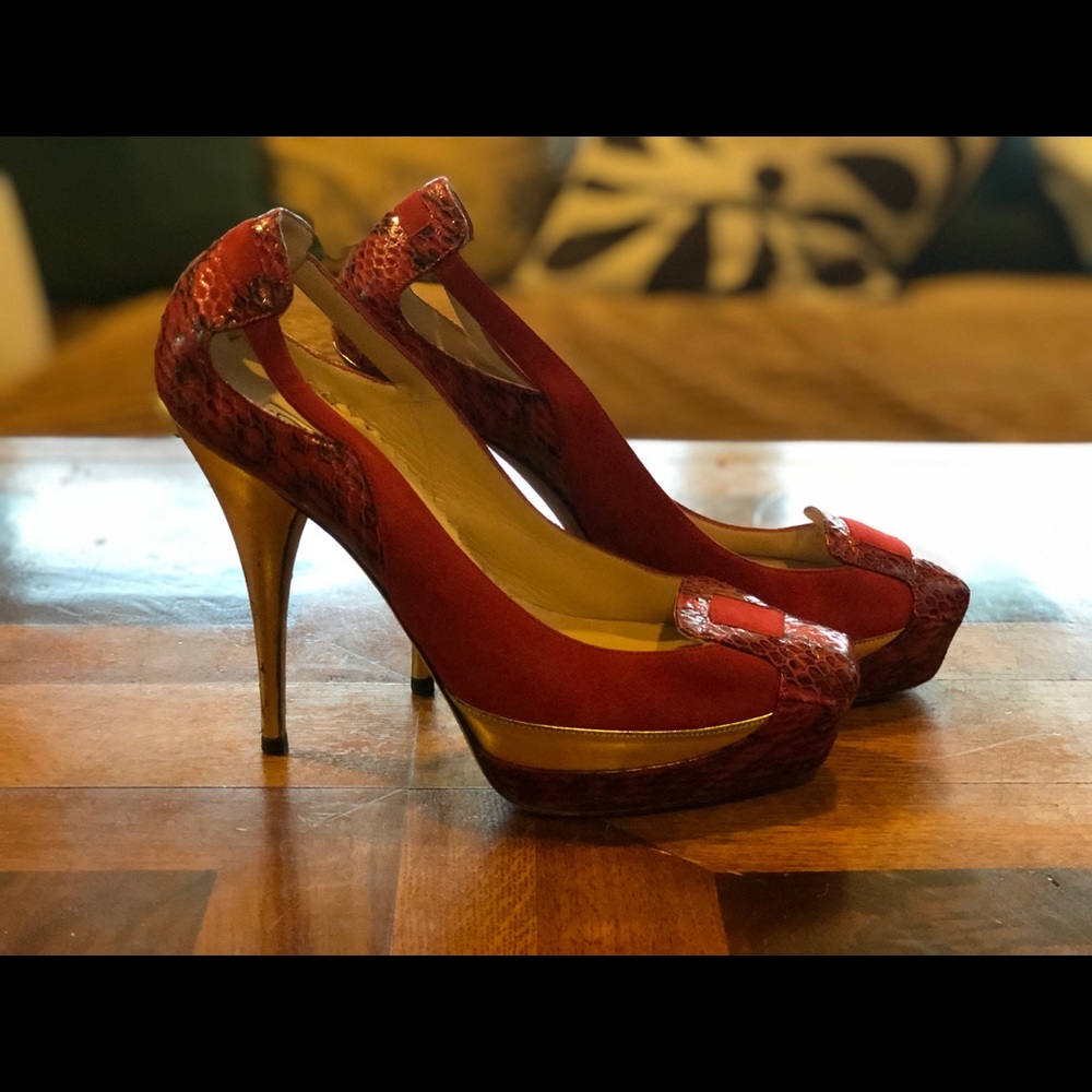 *B2G1* GORGEOUS OSCAR DE LA RENTA PLATFORM PUMPS